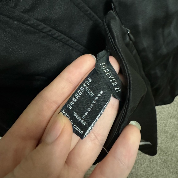 BLACK STRAPLESS DRESS - Picture 3 of 3